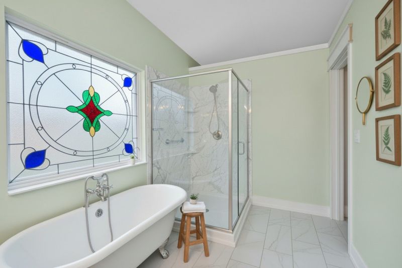 How Bathtub Refinishing Can Extend Tub Lifespan